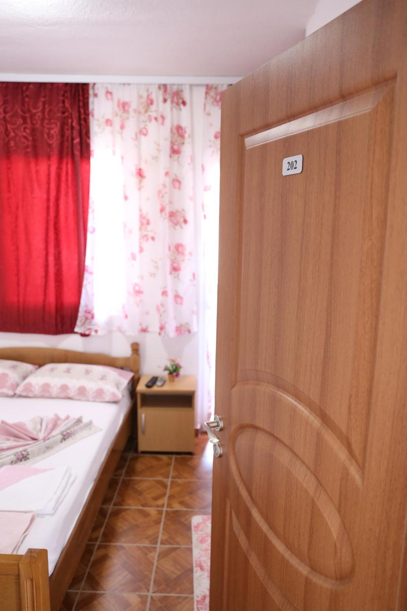 Ferienwohnung Friendly House Ulcinj Zimmer foto
